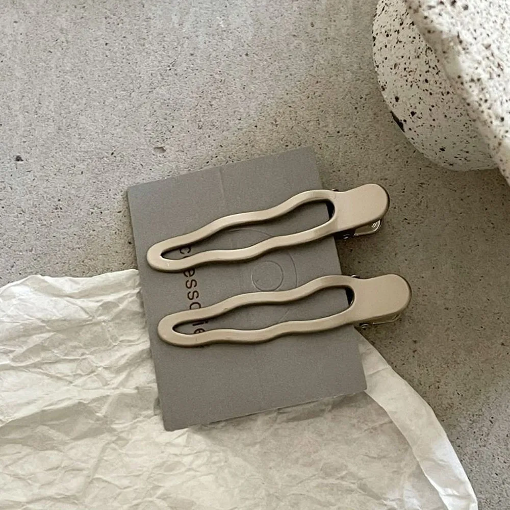 2pcs Silver Color Metal Silver Wave Line Hairclip With Geometric Hollow Alloy Duckbill Clips Side Bangs Female Ladies Hairpins