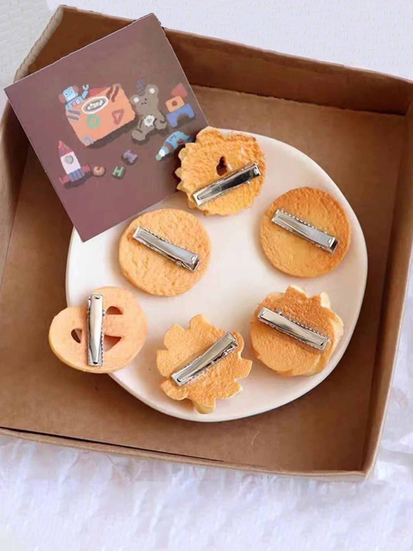 A pack of 5pcs cartoon simulation biscuit hairpin cute biscuit clip food clip funny side clip bangs clip student girl heart head