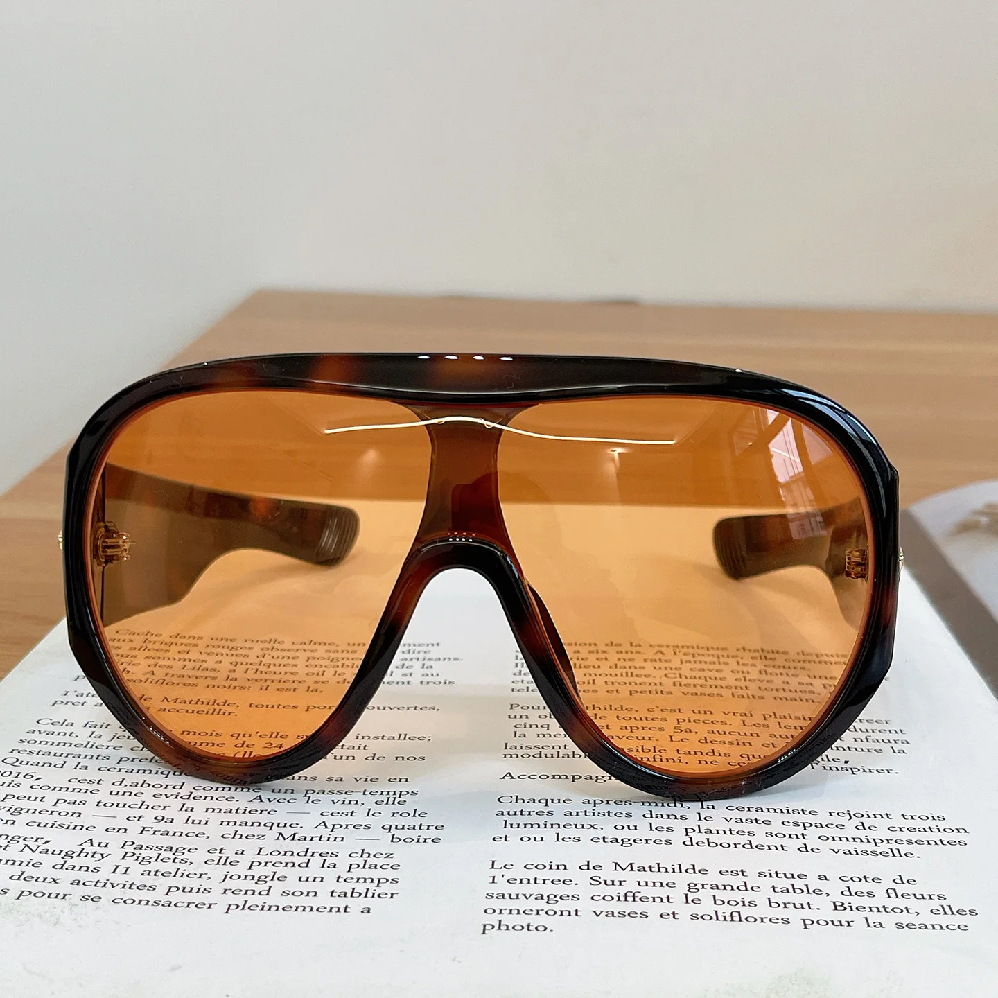 New Fashion Oversized Black One Piece Sunglasses for Women Men vintage Stripe Leg Shield Sun Glasses Ladies sexy Driving Shades
