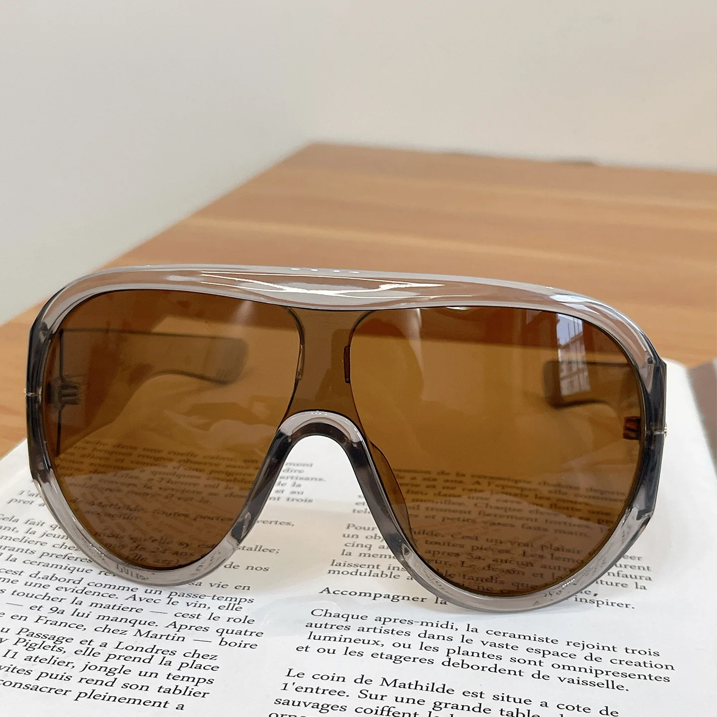 New Fashion Oversized Black One Piece Sunglasses for Women Men vintage Stripe Leg Shield Sun Glasses Ladies sexy Driving Shades
