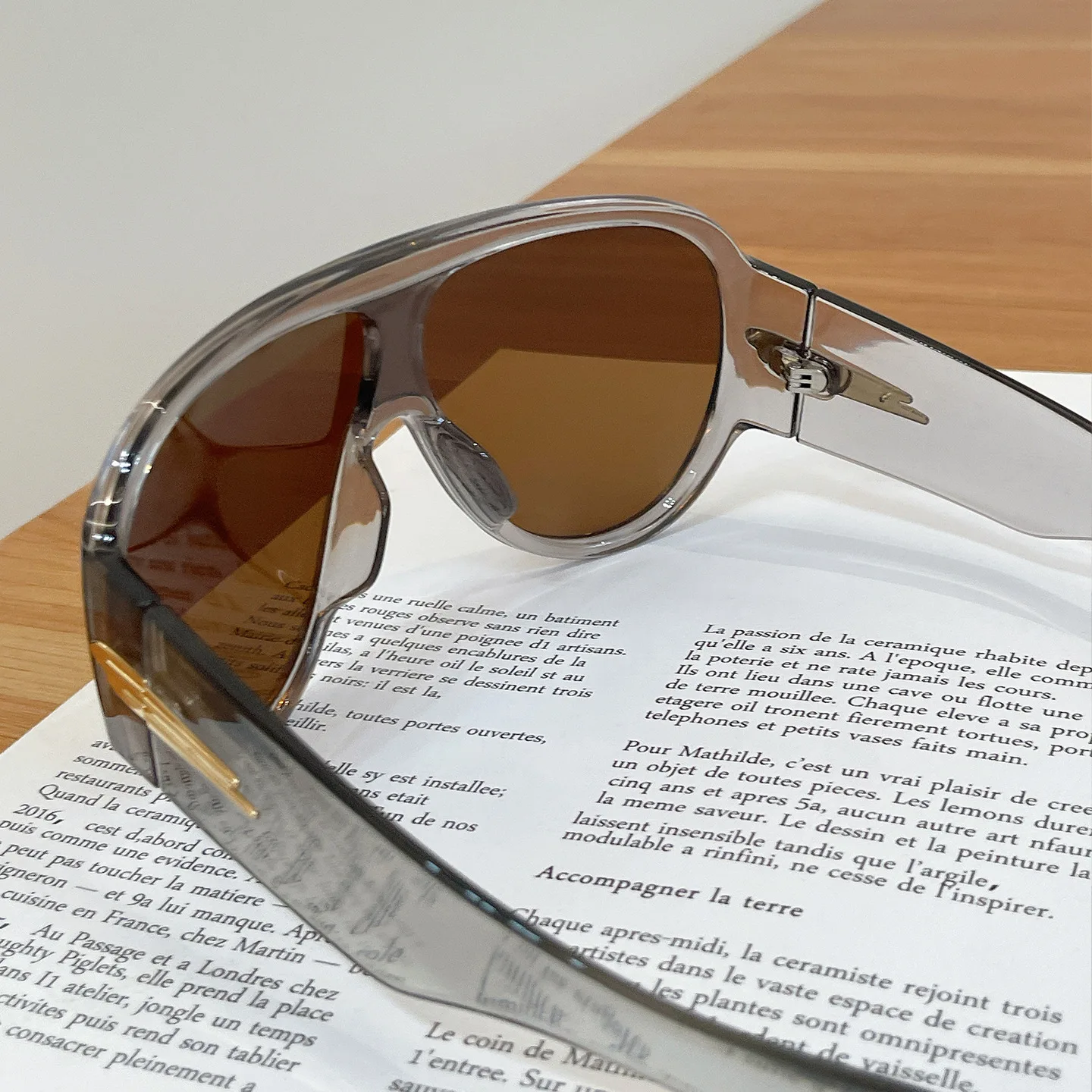 New Fashion Oversized Black One Piece Sunglasses for Women Men vintage Stripe Leg Shield Sun Glasses Ladies sexy Driving Shades