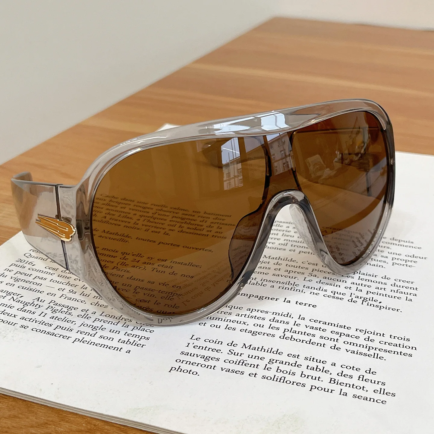 New Fashion Oversized Black One Piece Sunglasses for Women Men vintage Stripe Leg Shield Sun Glasses Ladies sexy Driving Shades