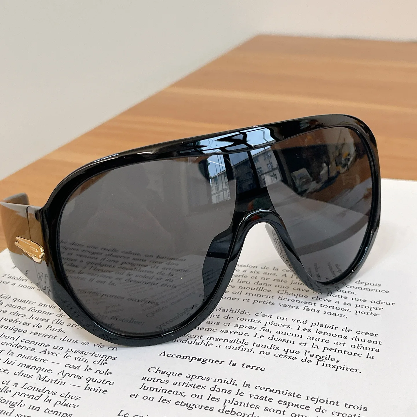 New Fashion Oversized Black One Piece Sunglasses for Women Men vintage Stripe Leg Shield Sun Glasses Ladies sexy Driving Shades