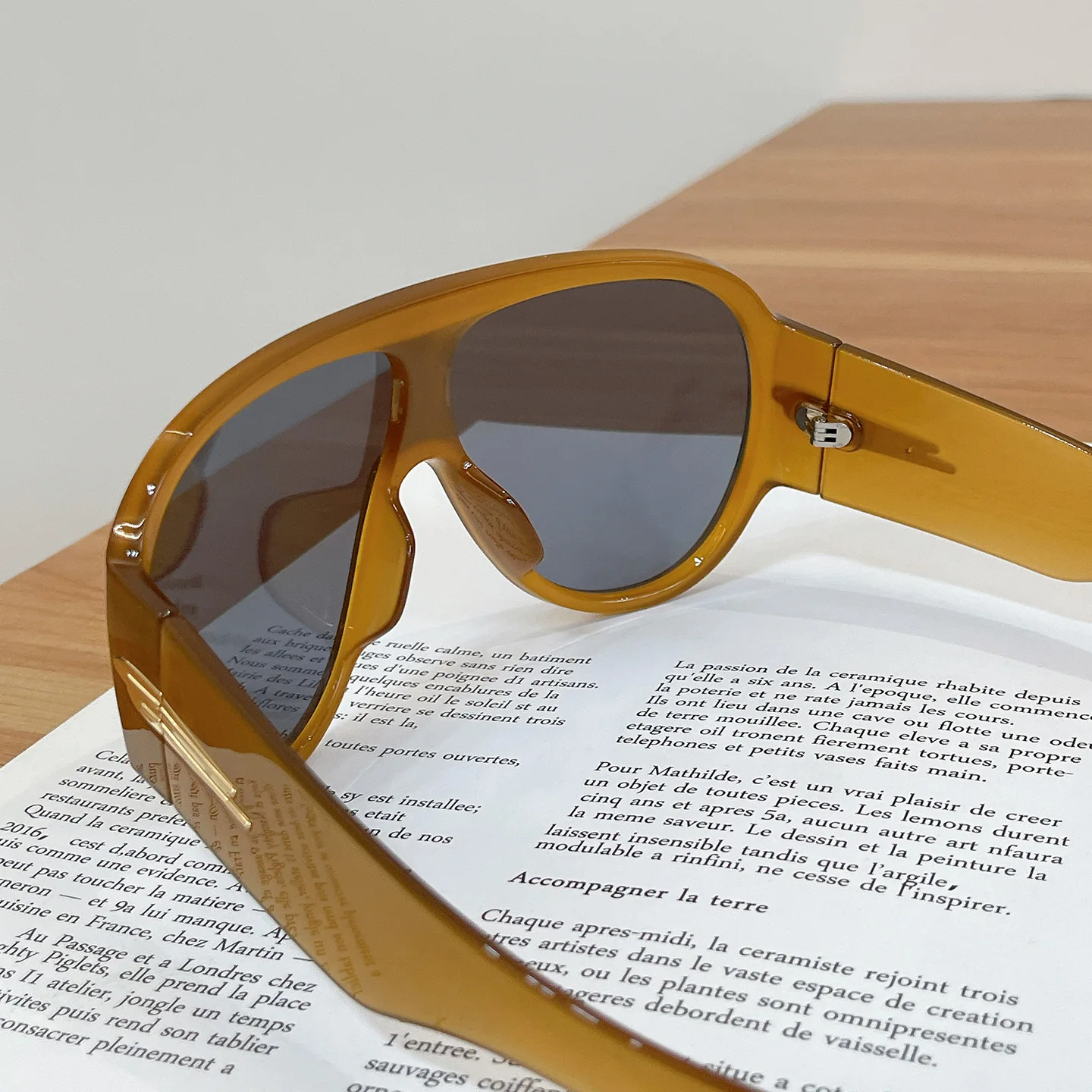New Fashion Oversized Black One Piece Sunglasses for Women Men vintage Stripe Leg Shield Sun Glasses Ladies sexy Driving Shades
