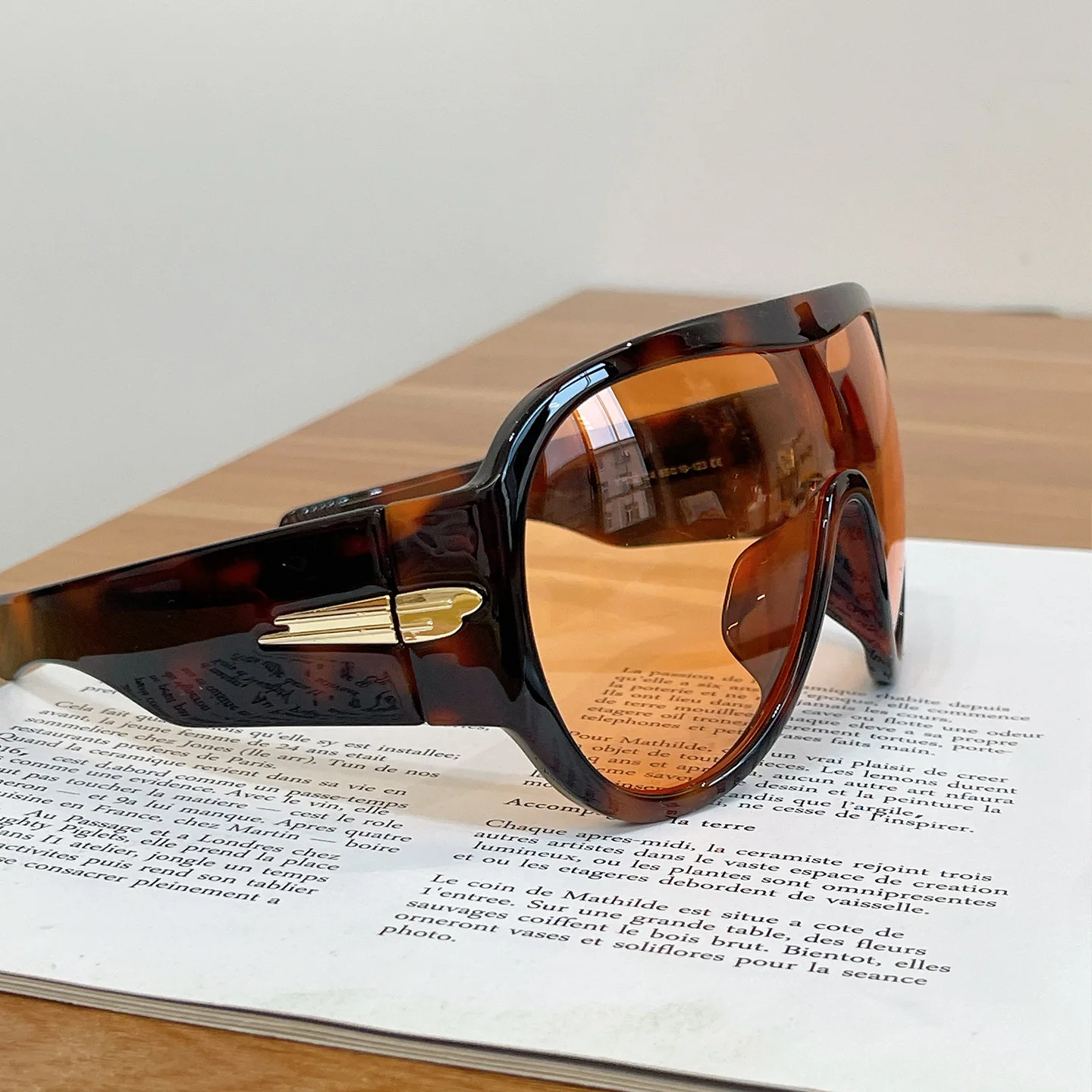 New Fashion Oversized Black One Piece Sunglasses for Women Men vintage Stripe Leg Shield Sun Glasses Ladies sexy Driving Shades