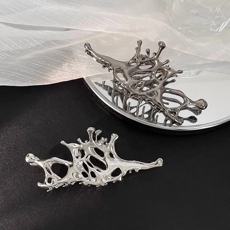 Punk Metal Hair Claw Clip for Thick Liquid Irregular Pattern Barrettes Hair Non-Slip and Stylish Accessory Silver Color Hairpin