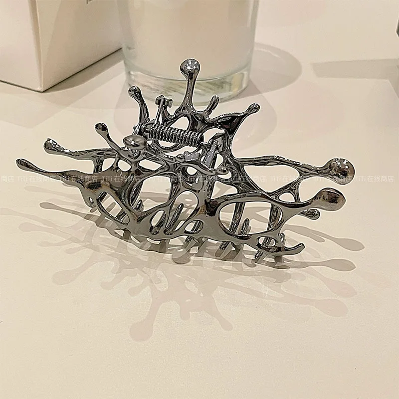 Punk Metal Hair Claw Clip for Thick Liquid Irregular Pattern Barrettes Hair Non-Slip and Stylish Accessory Silver Color Hairpin