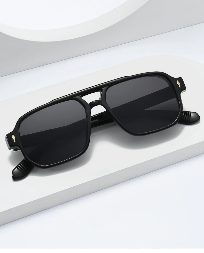 Vintage Double Bridges Men Square Sunglasses Fashion Clear Ocean Lens Eyewear Women Trending Rivets Glasses UV400 Gafas De Sol