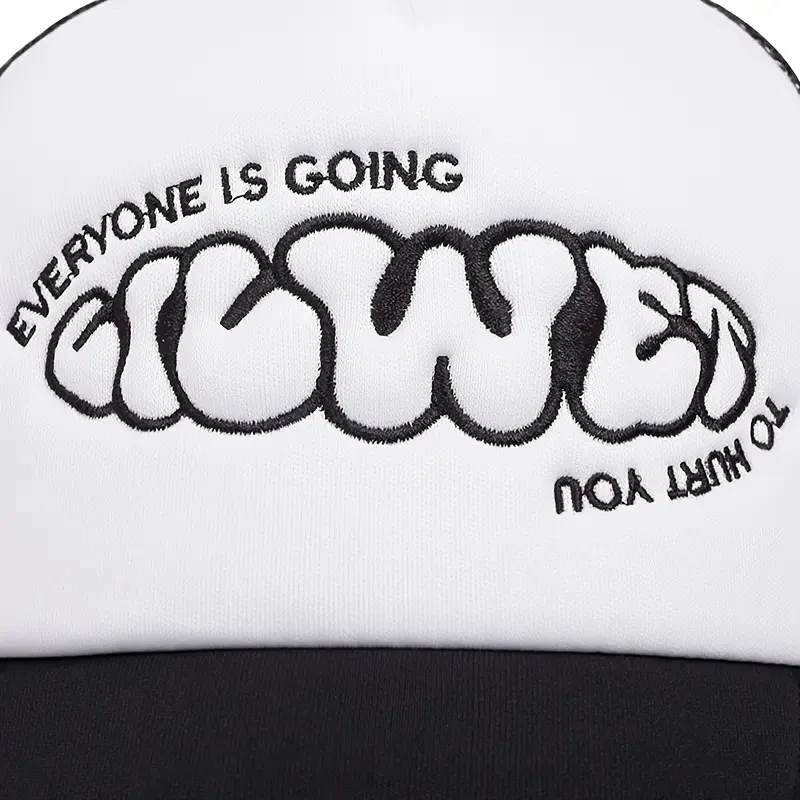 A little girl with a crying face, a sponge embroidered baseball cap, a men's and women's outdoor mesh baseball cap for casual