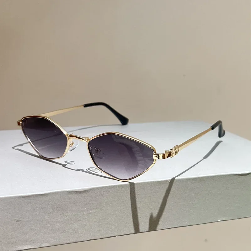 Sun Glasses for Women UV Protection Alloy Shades Driving Irregular New Small Cat Eye Sunglasses Diamond Pattern Small Fashion