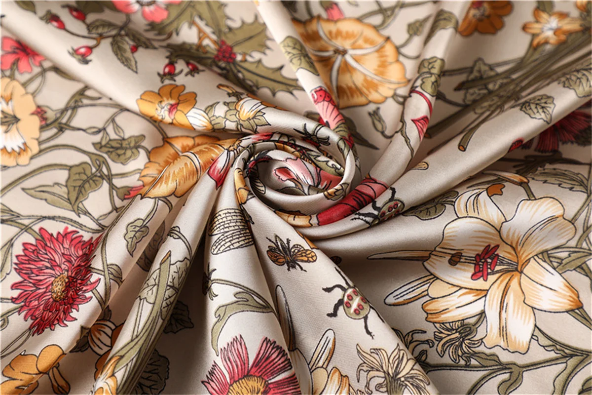 Luxury New Printed Scarves Women's Silk Scarf Spring and Summer Floral Decorations Small Neckties Hairbands Bags Wholesale
