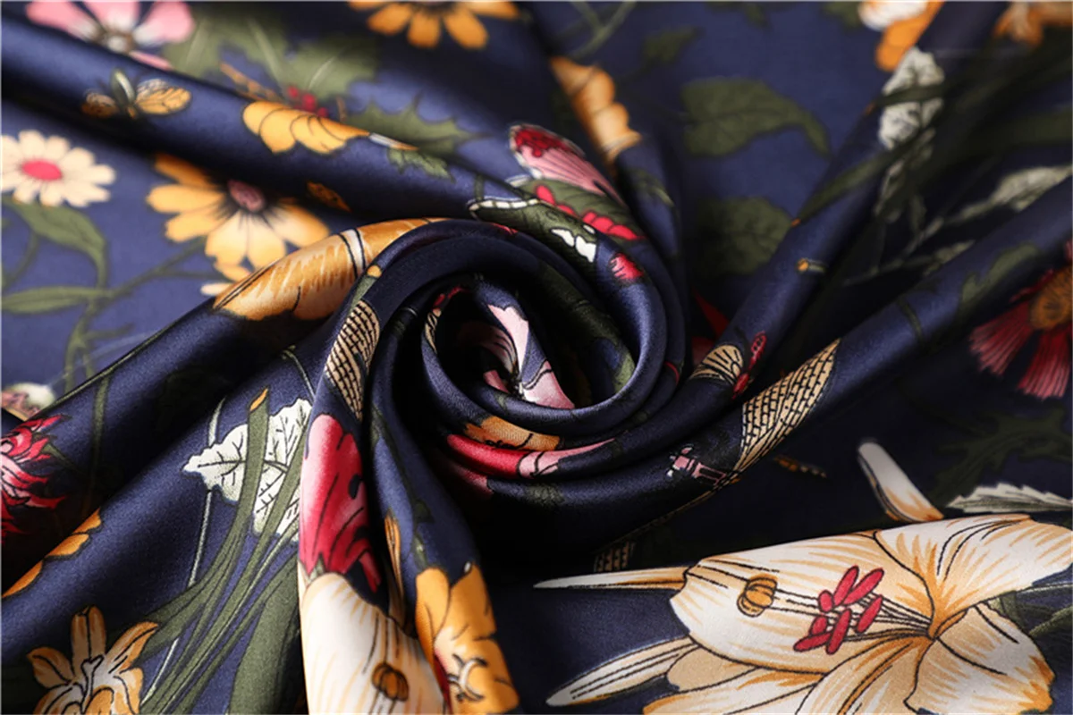 Luxury New Printed Scarves Women's Silk Scarf Spring and Summer Floral Decorations Small Neckties Hairbands Bags Wholesale
