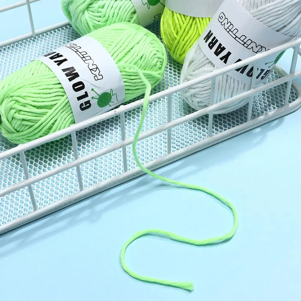 Novel Functional Yarn Glow in the Dark Polyester Luminous Chunky Yarn