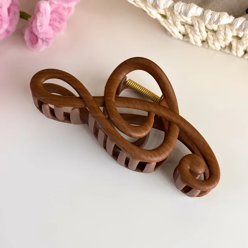 Summer Cool-Style Hair Clip for Women 2026 New Style: Half-Up Bun at the Back of the Head with Shark-Shaped Clip Hair Accessory