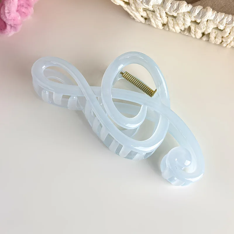 Summer Cool-Style Hair Clip for Women 2026 New Style: Half-Up Bun at the Back of the Head with Shark-Shaped Clip Hair Accessory