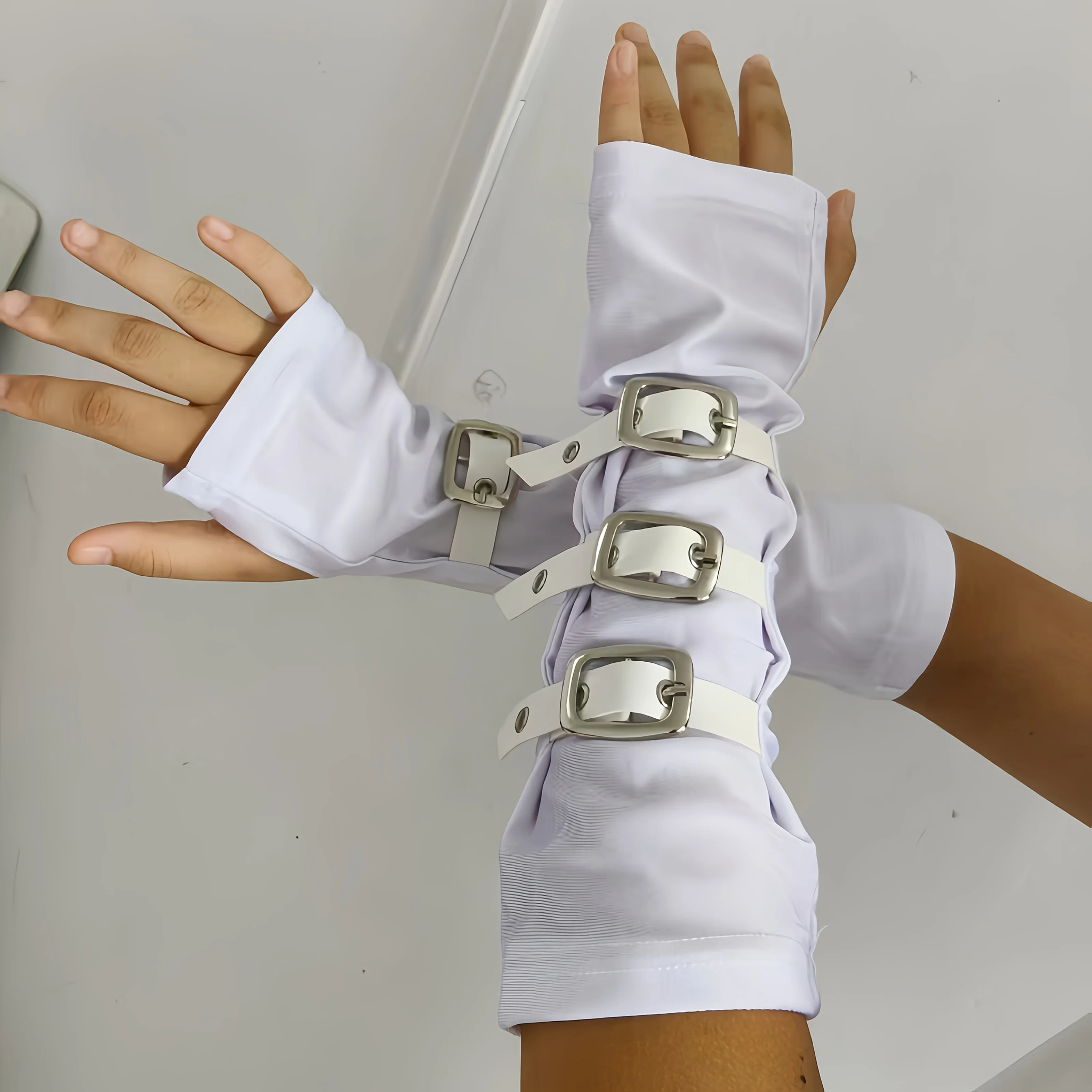 Punk Harajuku Style Sleeves, Post Apocalyptic Dopamine Streetwear Performance, Dance Armrests