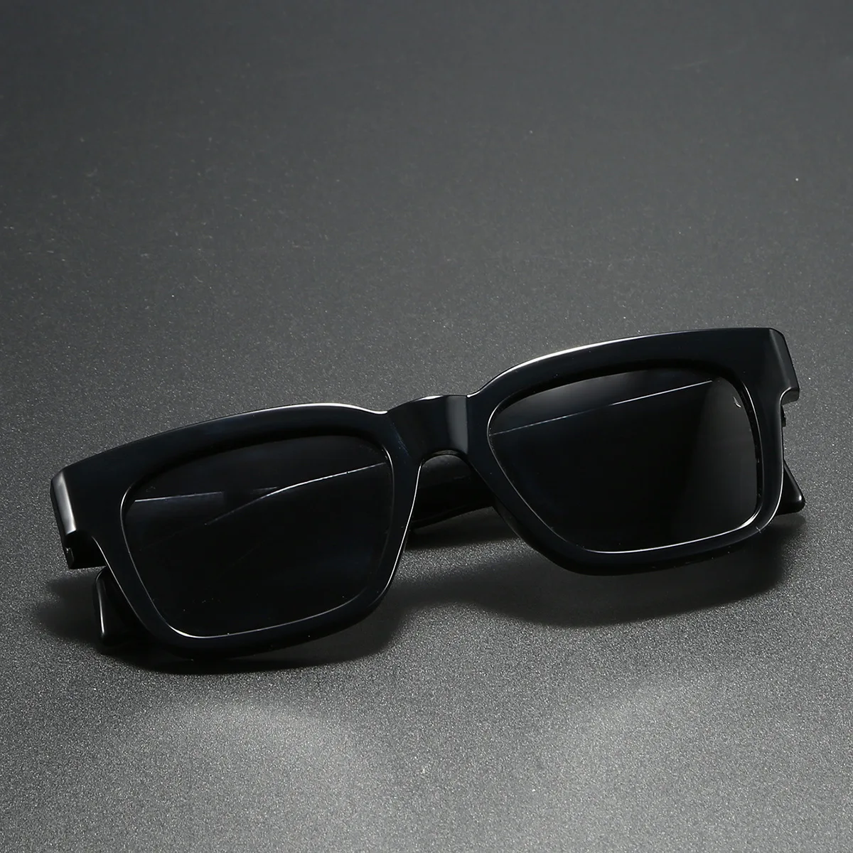 2025 Men Sunglasses Polarized Square Glasses for Driving Fishing Travel UV400 Fashoinable Sun Shades Metal Core Exquisite