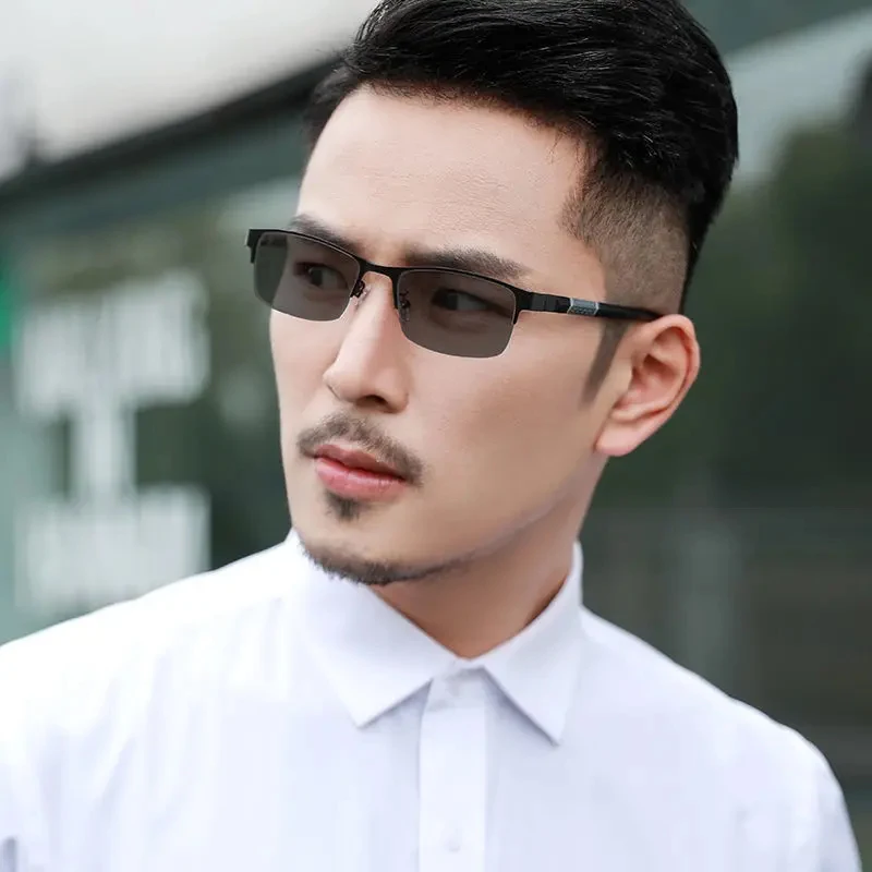 Men's Vintage Business Photochromic Myopia Glasses Half Frame Metal Blue Light Blocking Eyewear Classic UV Shades -0.5~4.0x