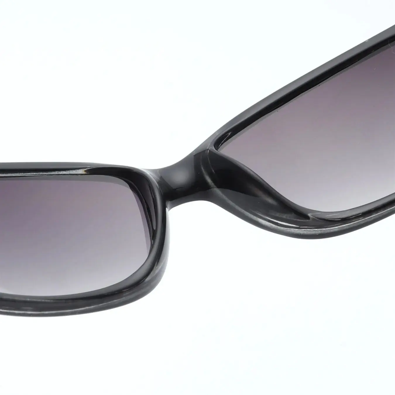 Fashion New Y2K Ladies Pattern Relief Square Small Frame Sunglasses Retro Style Elegant Summer Vacation Beach Glasses