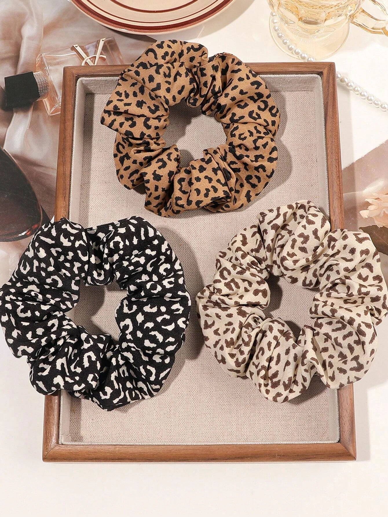 3Pcs Elegant Vintage Leopard Print Fabric Hair Scrunchies, Daily Home Hair AccessoriesHair Ties Scrunchy Hair Ties ,Head Piece