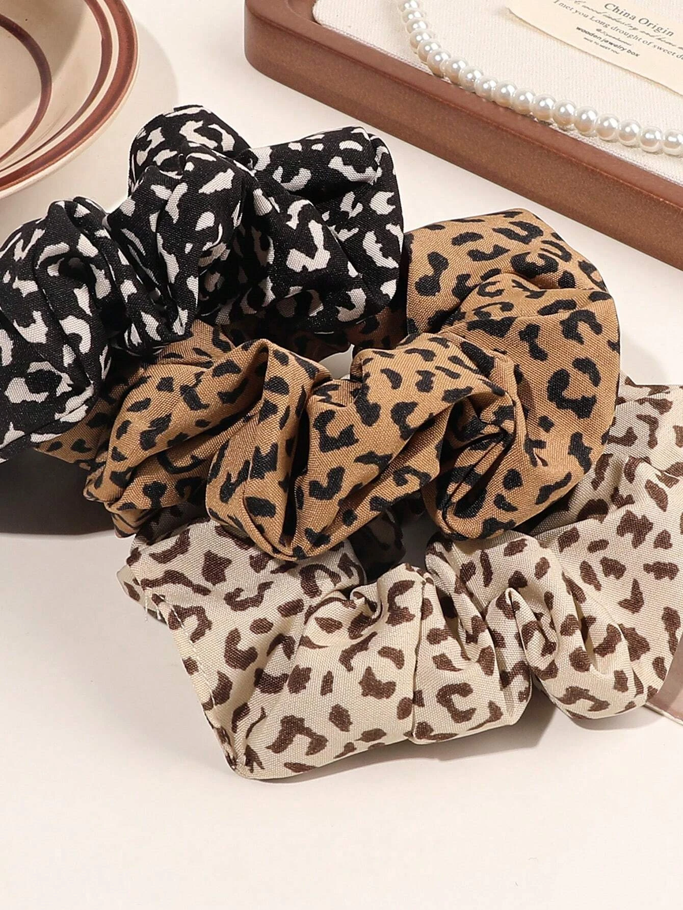 3Pcs Elegant Vintage Leopard Print Fabric Hair Scrunchies, Daily Home Hair AccessoriesHair Ties Scrunchy Hair Ties ,Head Piece