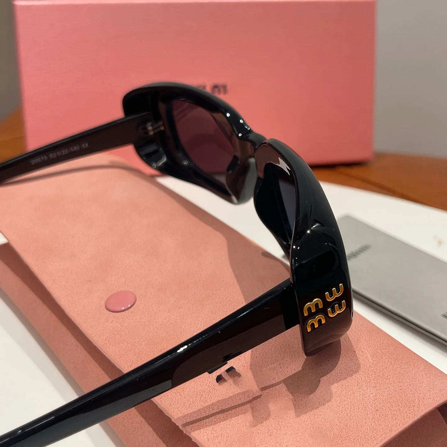 New Fashon Oversized Square Shield Sunglasses For Women Men Big Windproof Widen Sun Glasses Men Trendy Oval Shades UV400 Eyewear