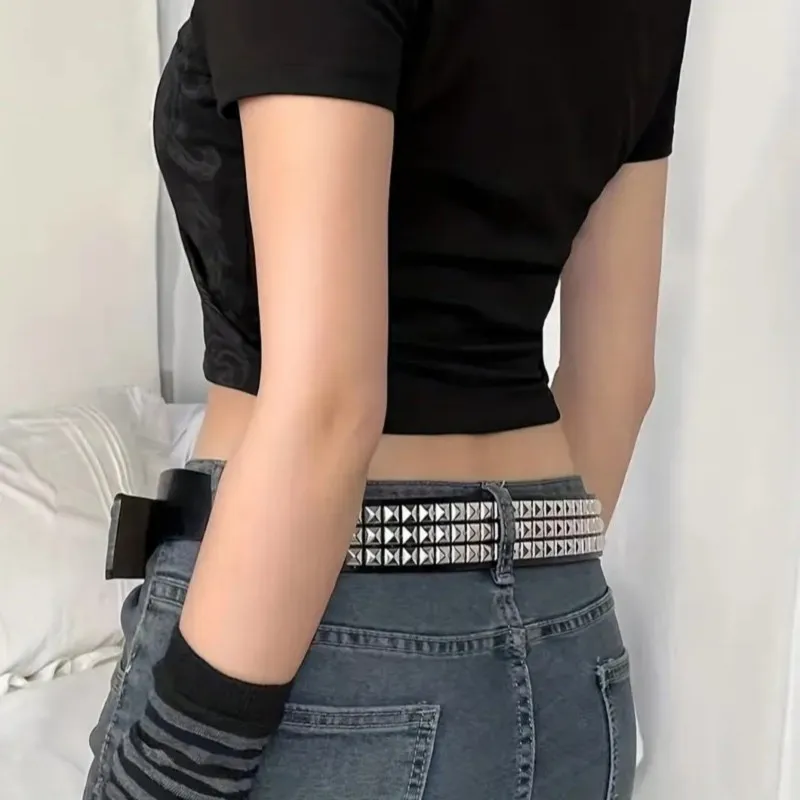 New Vintage-Style Belt with Square Beads and Rivets, Metal Pyramid-Shaped Belt. Unisex Punk-Style Belt with Five-Bull Design, Su