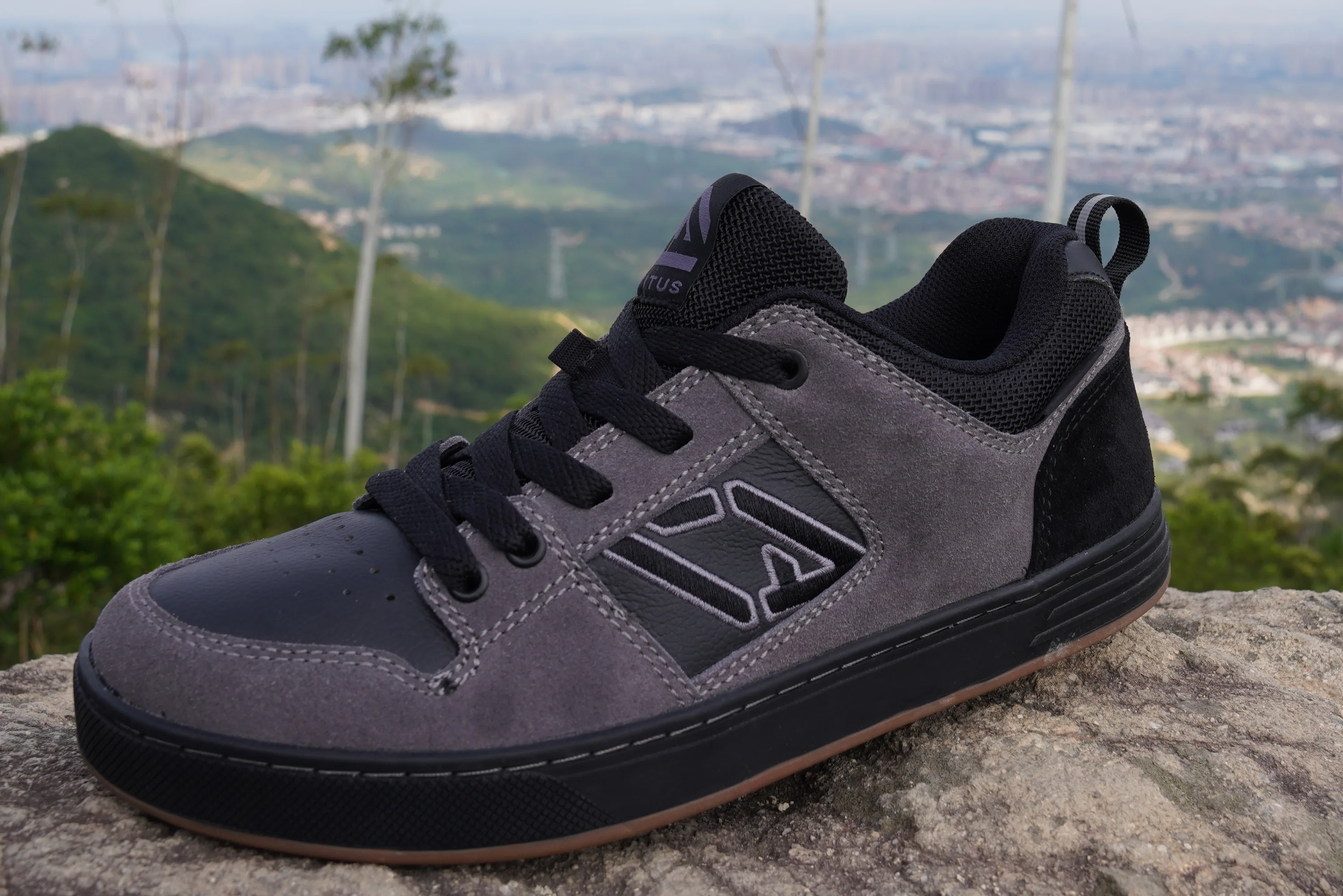 AVITUS Mountain Bike Shoes Men Sneakers Rubber Sole+Shoelace Flat Pedal Zapatillas MTB Shoe For Freerider Enduro Cycling Shoes