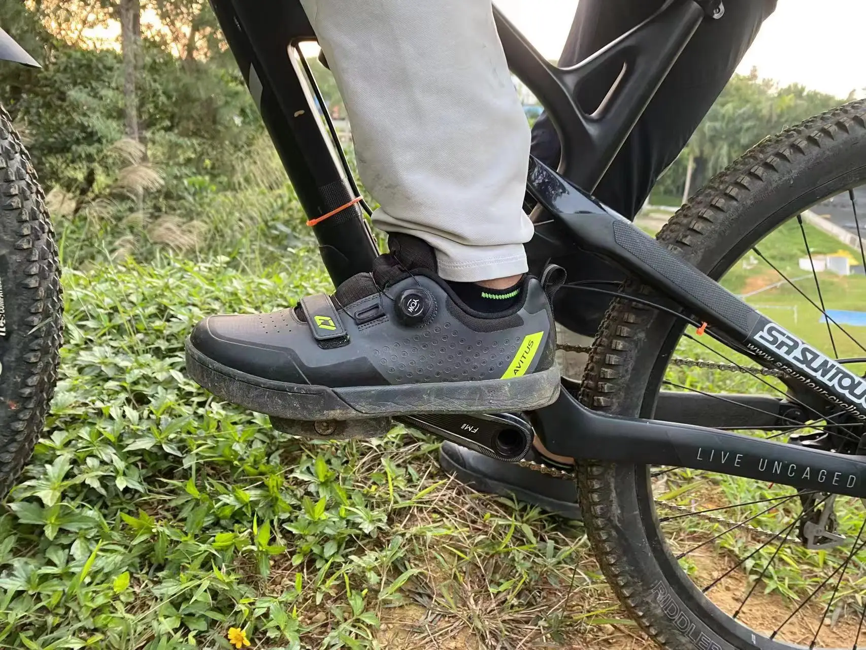 AVITUS Mountain Bike Shoes Zapatillas MTB Shoes Flat Pedal Free Ride Downhill Commuting Road and Dual Slalom Sapatilha MTB Shoe