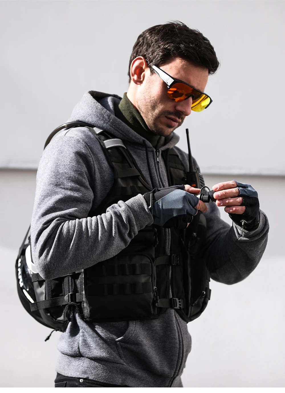 Rhinowalk Bicycle Jacket Motor Vest Fashion Breathable Motocross Vest Adjustable Size Support 2L/3L Water Bag And Back Helmet