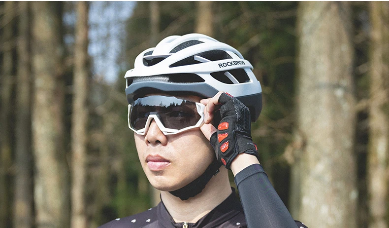 ROCKBROS Bicycle Helmet Breathable Ultralight Integrally-Molded Unisex Shockproof Adjustable Road Bike Helmet Cycling Equipment
