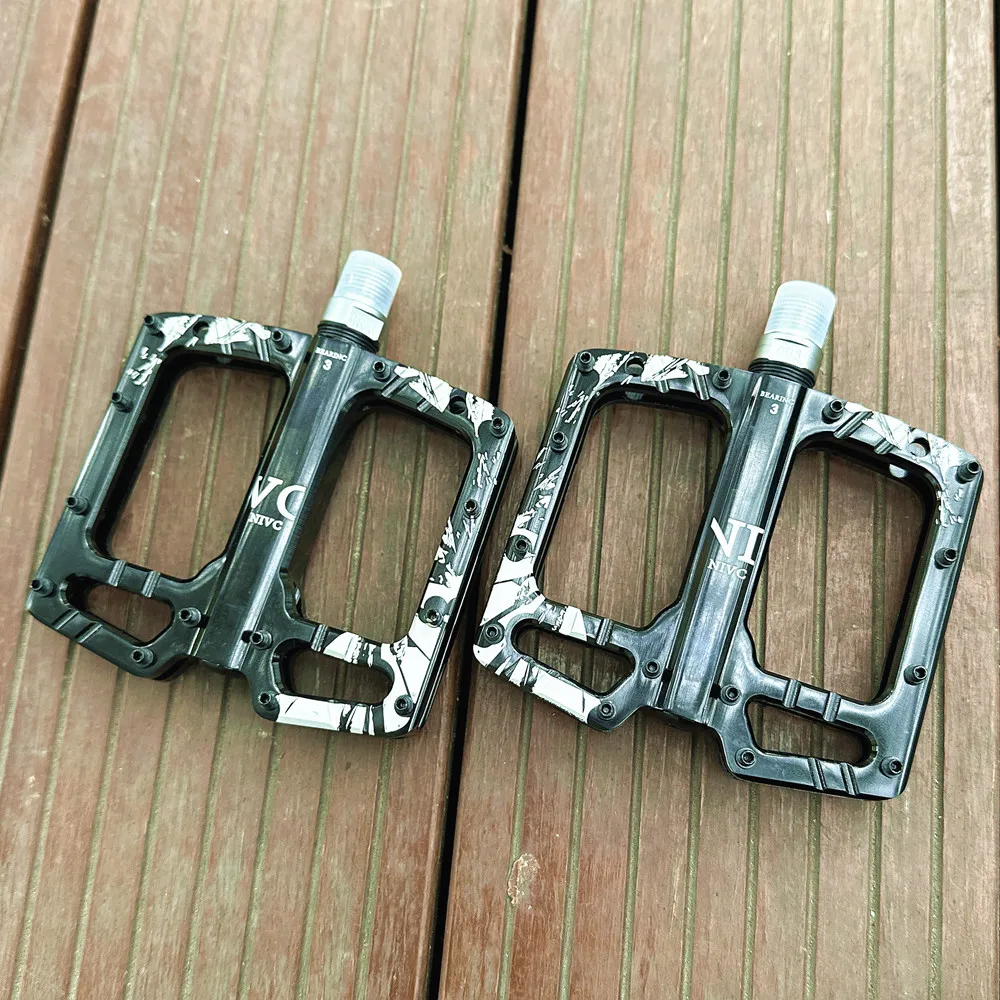 High Strength Mountain Bike Pedals CNC Aluminum Alloy Polished Hollow Thickened Flat 3 Bearing Non-slip Bicycle Pedals