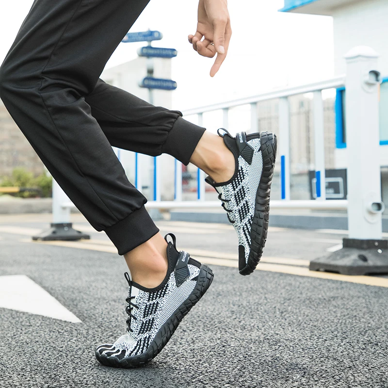 Water Shoes for Men Barefoot Beach Shoes Breathable Sport Shoes Quick Dry River Whtie Sea Aqua Sneakers Soft Beach Sneakers