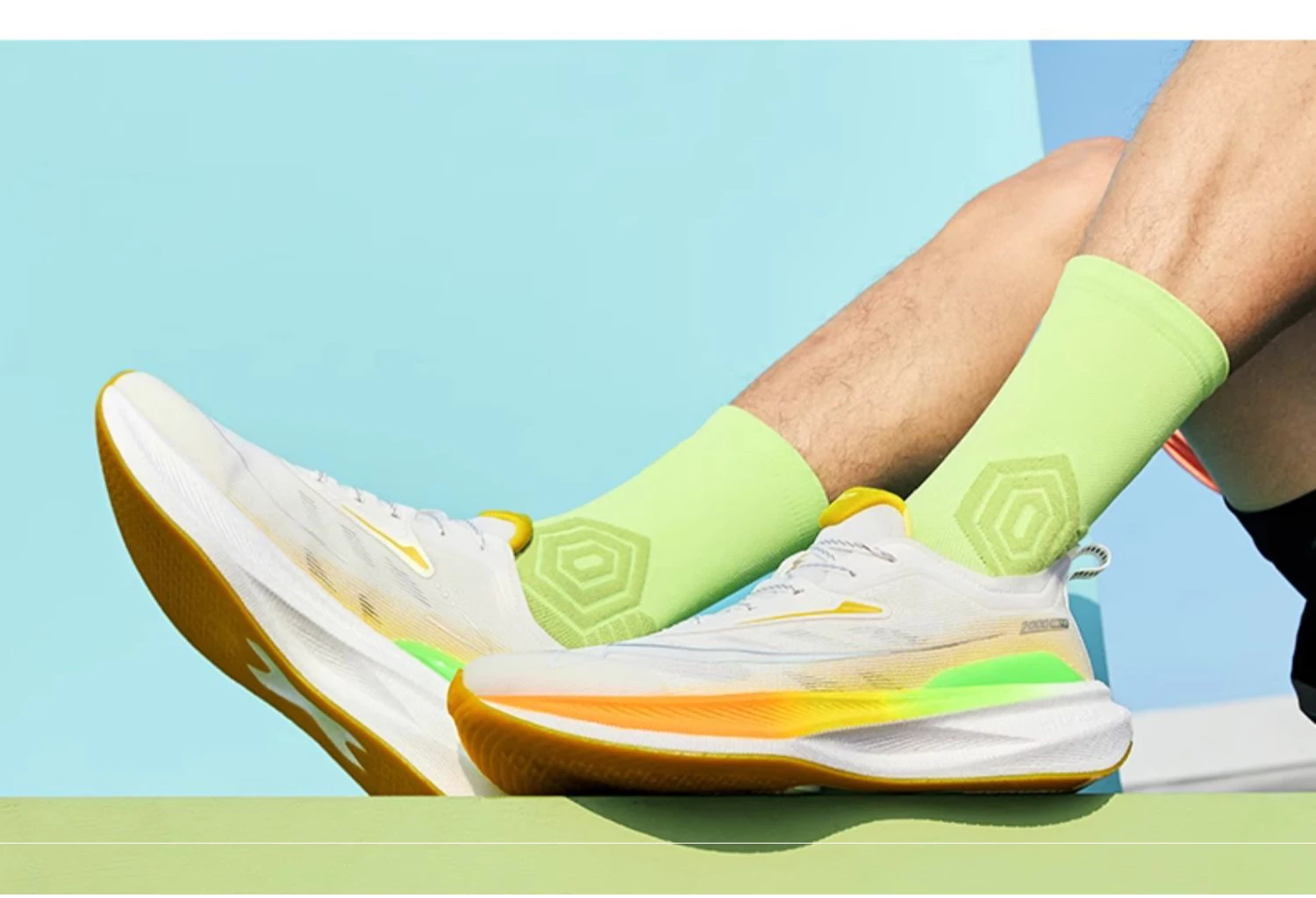 Xtep 2000KM 2.0 Running Shoes Men Summer Professional TPU Shock Absorption Sneakers 876219110043(suggest half size down)