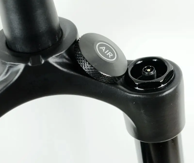 Road Bike Suspension Air Fork, 29 "Disc Brake Dropout, QR 9X100mm, Aluminum and Magnesium Alloy, 700C