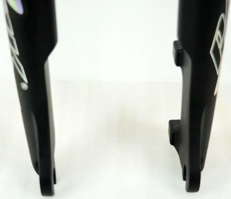 Road Bike Suspension Air Fork, 29 "Disc Brake Dropout, QR 9X100mm, Aluminum and Magnesium Alloy, 700C