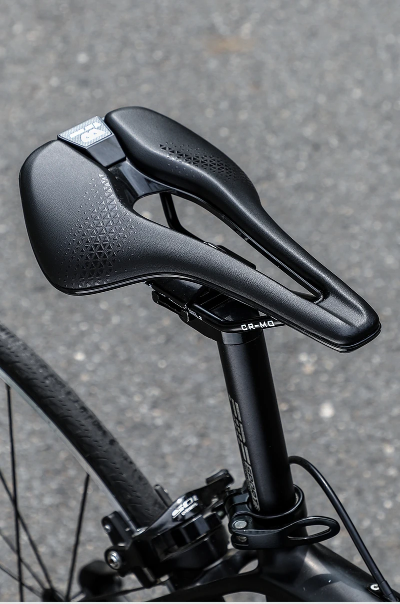 WEST BIKING Lightweight Road Bike Seat Short Nose Racing Bicycle Saddle Hollow Breathable Painless Triathlon Cycling Saddle