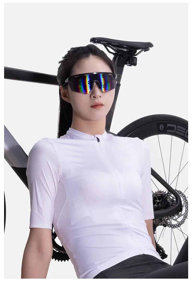 Kapvoe Lightweight Photochromic Sunglasses Real Carbon Fiber Cycling Glasses for Men UV400 MTB Bike Bicycle Sports Eyewear