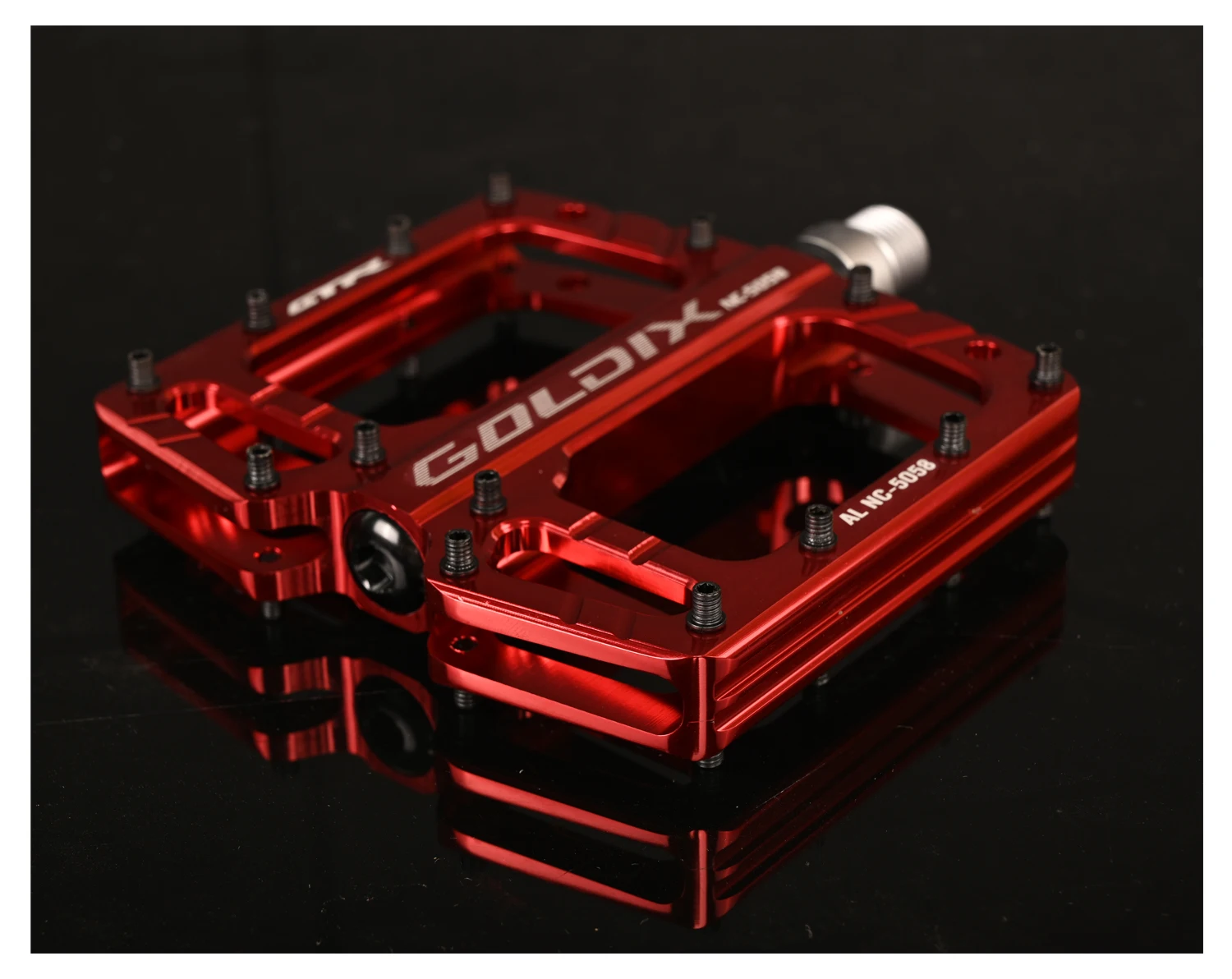 GOLDIX Free Shipping New 3-Bearing Mountain Road Bike Sealed Bearing Pedals High Strength Non-Slip Pedals Bicycle Accessories