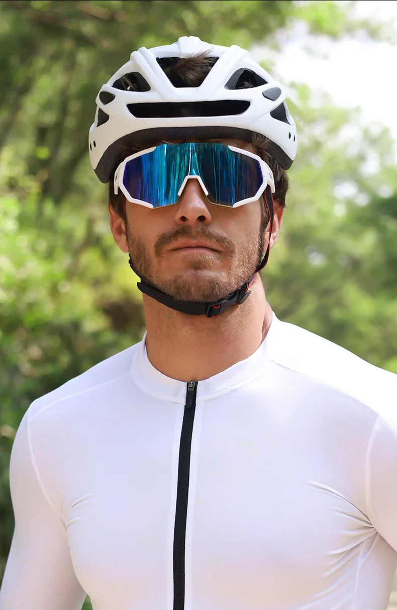 X-TIGER Cycling Helmet LED Tail Light Breathable One-piece Mountain Road Sports Bicycle Helmet Rechargeable with Brim Design