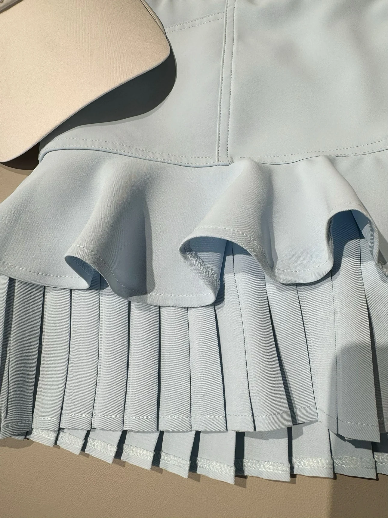 PL New Golf Clothes Women Ruffle Sleeveless V-Neck T-shirt Ladies Fly Sleeve Slim Tank Top High Waist Pleated Tennis Skirts Golf