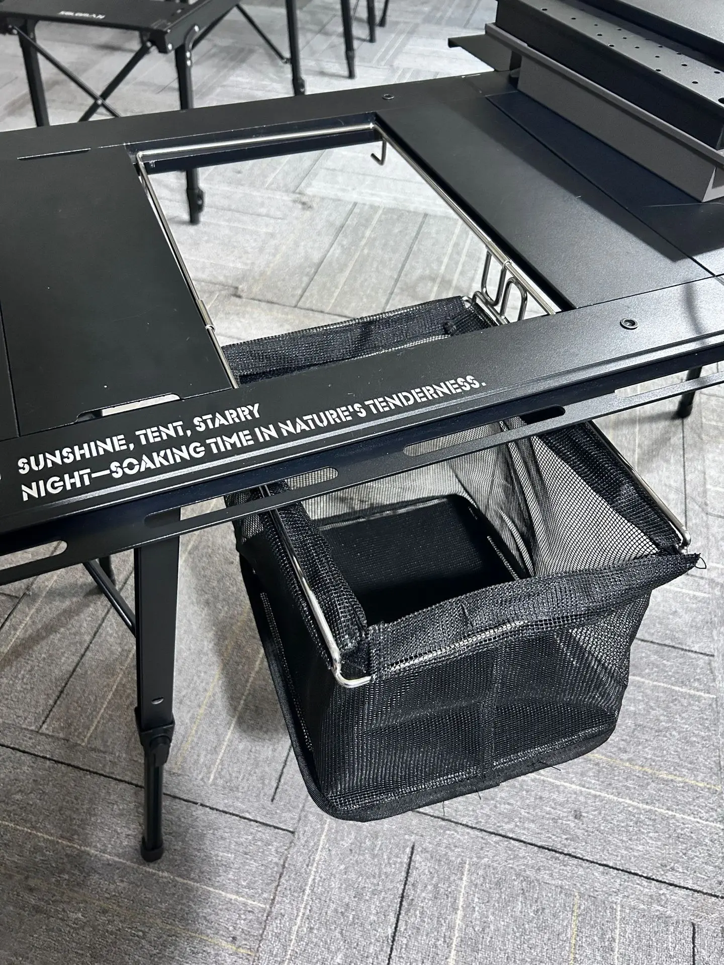 IGT Table Pull-Out Mesh Basket Portable Lightweight Foldable Drain Basket Tableware Storage Bag Outdoor Camping Accessories