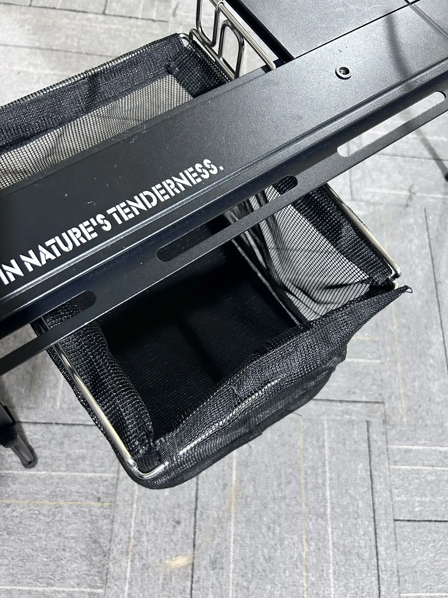 IGT Table Pull-Out Mesh Basket Portable Lightweight Foldable Drain Basket Tableware Storage Bag Outdoor Camping Accessories