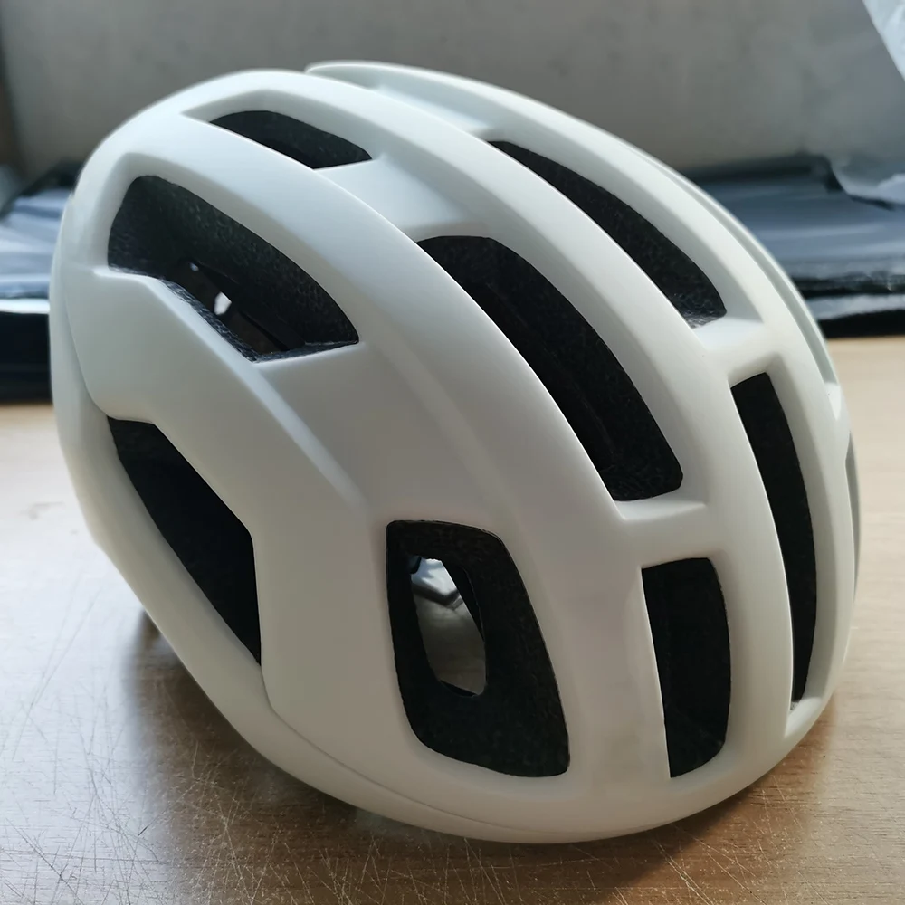 Ultralight Cycling Helmet Men Women Riding Intergrally-molded Mtb Air Bicycle Helmet EPS Road Bike 54-60cm Capacete Ciclismo