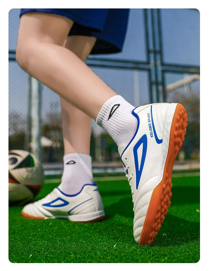 Men Football Boots Professional Original Resistant Comfortable Football Shoes Turf Studded Male Indoor Casual Match Soccer Shoes
