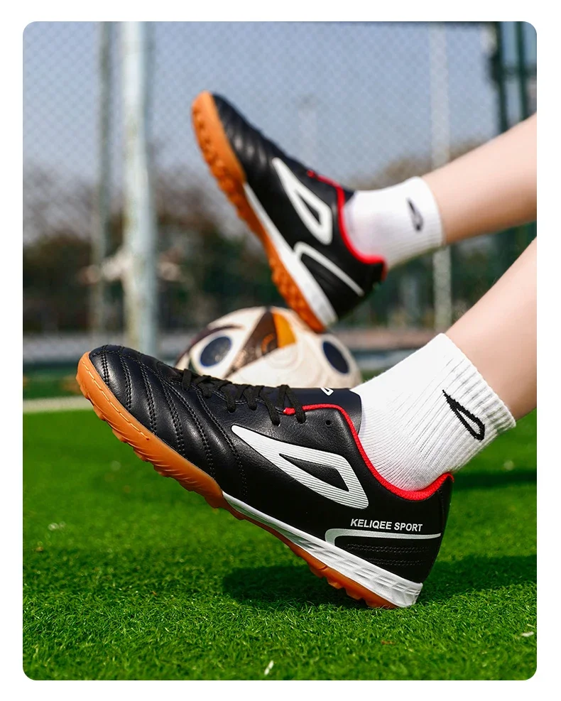 Men Football Boots Professional Original Resistant Comfortable Football Shoes Turf Studded Male Indoor Casual Match Soccer Shoes