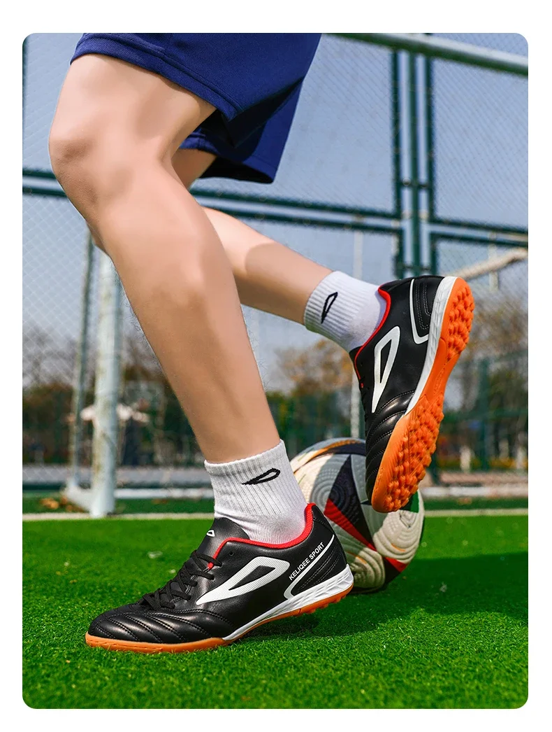Men Football Boots Professional Original Resistant Comfortable Football Shoes Turf Studded Male Indoor Casual Match Soccer Shoes