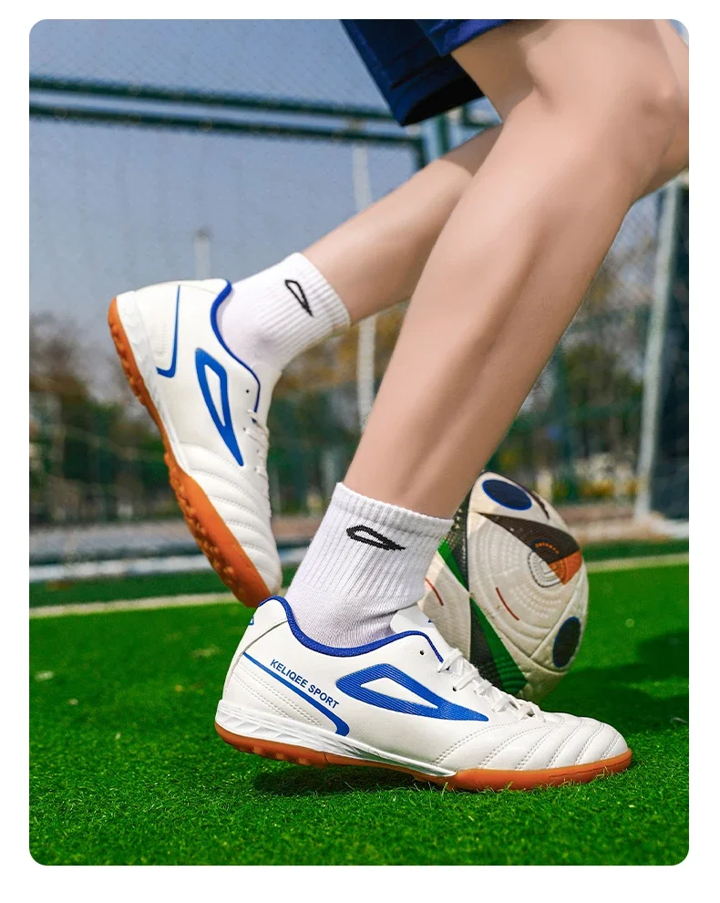 Men Football Boots Professional Original Resistant Comfortable Football Shoes Turf Studded Male Indoor Casual Match Soccer Shoes
