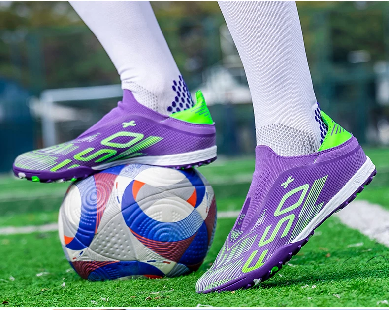 New Men's Football Boots Cleats Indoor Turf Futsal Grass Ultralight Sport Professional Soccer Shoes Comfortable Adult Non-Slip