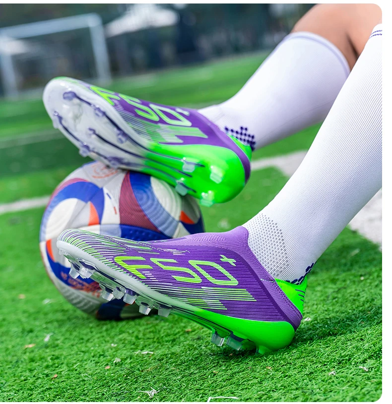New Men's Football Boots Cleats Indoor Turf Futsal Grass Ultralight Sport Professional Soccer Shoes Comfortable Adult Non-Slip
